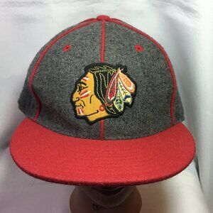 Chicago Blackhawks Unisex Mitchell & Ness Fitted Wool Cap Gray/Red Piping NWOT